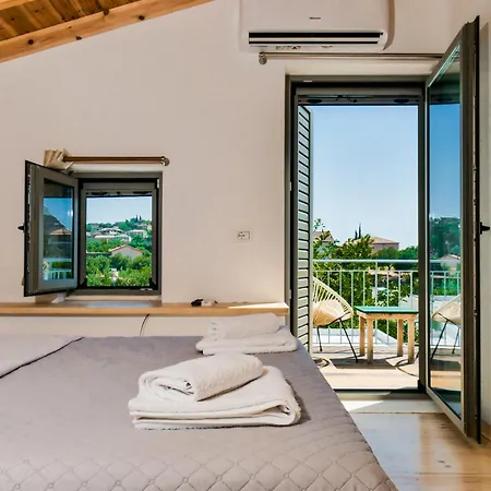 Villa Dea's *