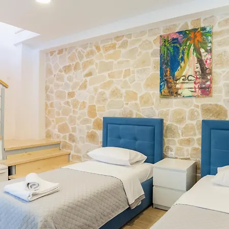 Dea's Villa Himare