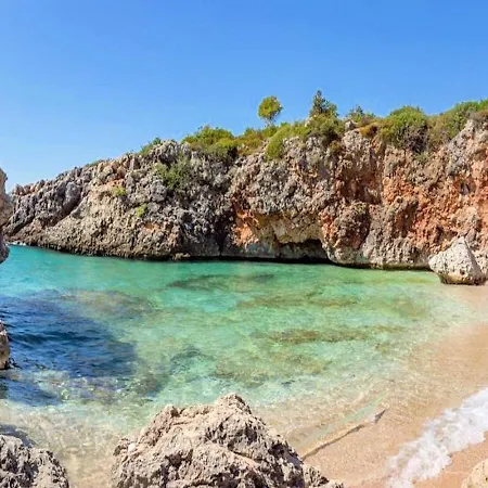 Dea's Vila Himarë